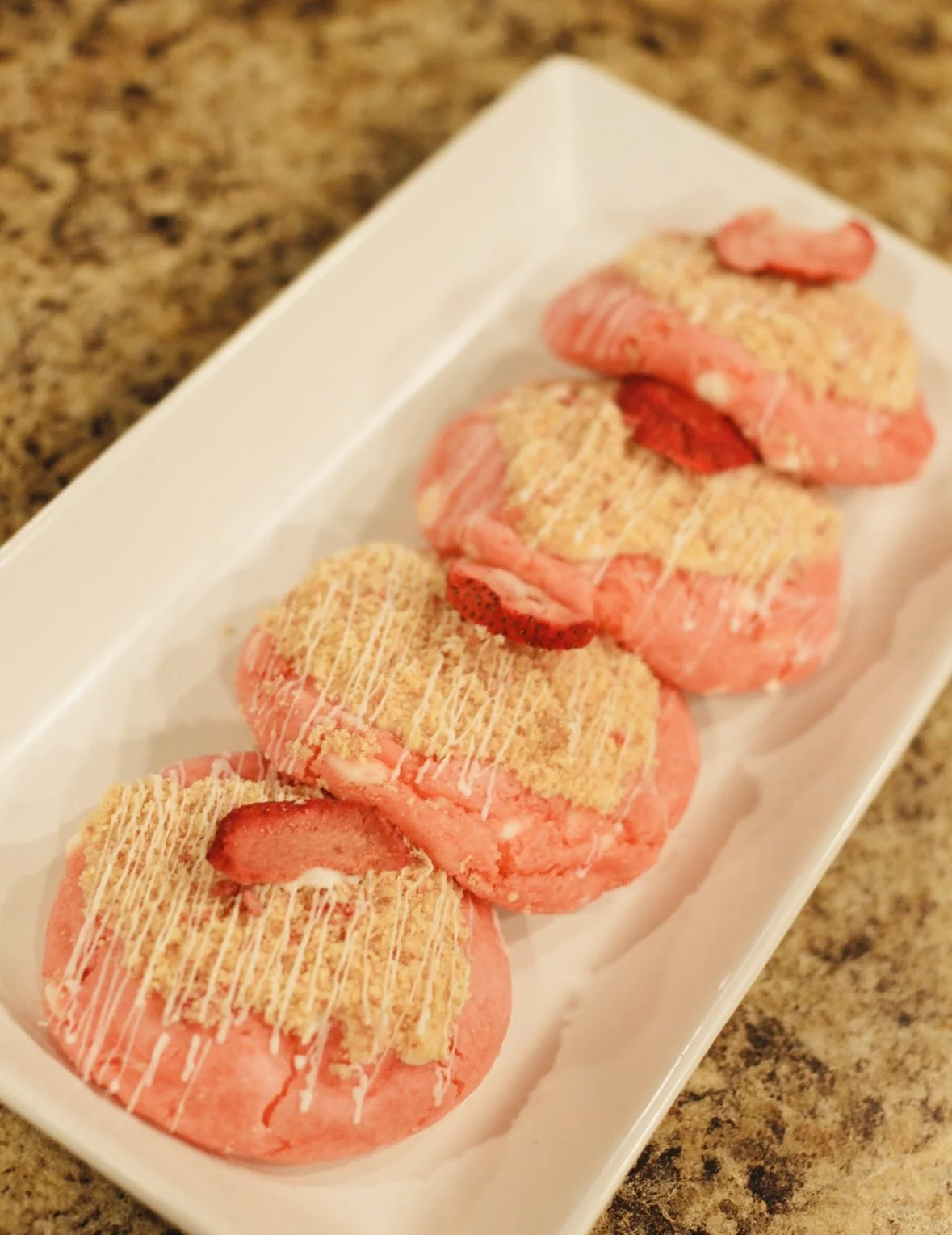 Strawberry crunch cookies